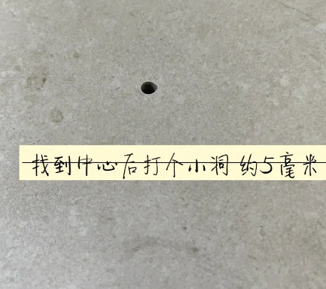 涧西瓷砖空鼓维修公司专业解答在瓷砖铺贴过程中，如果砂料搅拌不均匀，将会带来以下问题