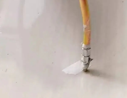 涧西瓷砖空鼓维修公司专业解答在瓷砖铺贴过程中，如果使用的砂料过粗（如全部使用了粗砂），可能会导致以下问题